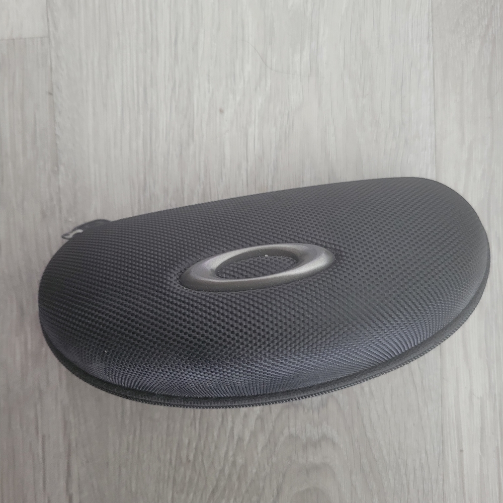 OAKLEY sunglass case